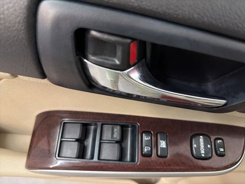 Used 2012 Toyota Camry XLE image 10