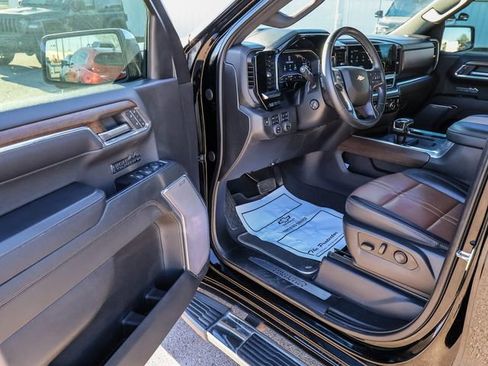 Used 2023 Chevrolet Silverado 1500 High Country w/ Technology Package AWD/4WD image 26