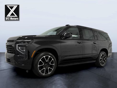 Used 2026 Chevrolet Suburban RST w/ Comfort Package AWD/4WD image 2