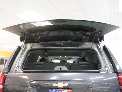 Used 2017 Chevrolet Tahoe LT w/ Luxury Package AWD/4WD image 10