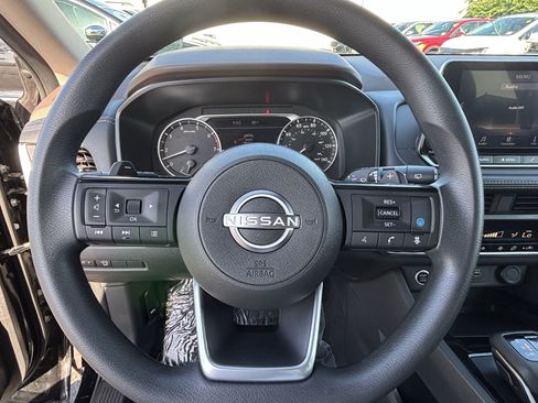 Used 2023 Nissan Rogue SV FWD image 24