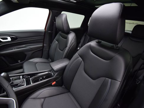 New 2026 Jeep Compass Latitude w/ Sun and Sound Group image 12