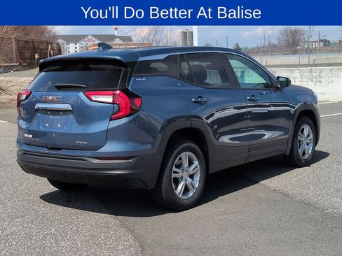 Certified 2024 GMC Terrain SLE image 3