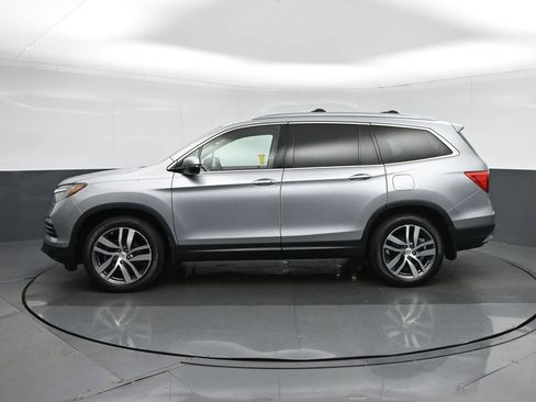 Used 2016 Honda Pilot Elite image 4