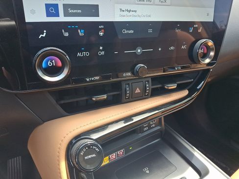 Certified 2023 Lexus NX 350 AWD image 17