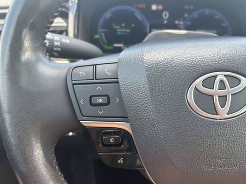 Used 2025 Toyota Camry XLE w/ Premium Plus Package FWD image 25