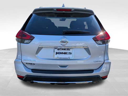 Used 2020 Nissan Rogue SV image 7