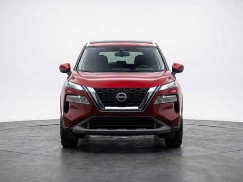 Used 2025 Nissan Rogue SV FWD image 2
