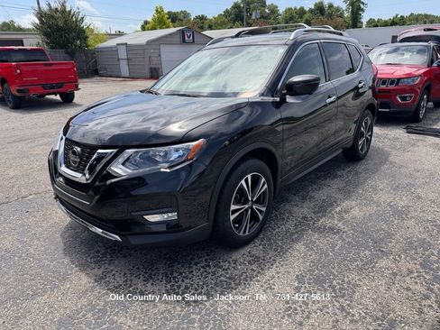 Used 2019 Nissan Rogue SV w/ Premium Package FWD image 2