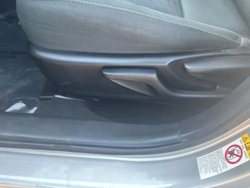 Used 2019 Toyota Corolla LE FWD image 19
