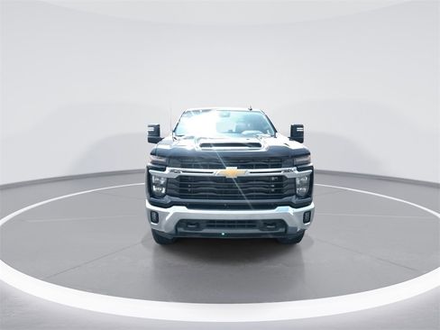 Used 2024 Chevrolet Silverado 2500 LT image 3