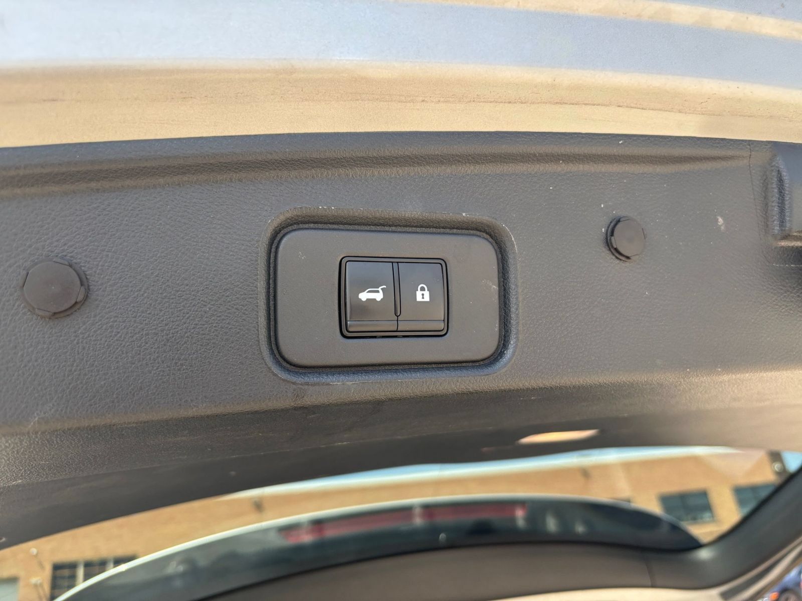 Used 2025 Nissan Pathfinder SV AWD/4WD image 22