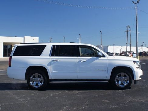 Used 2019 Chevrolet Suburban Premier image 23