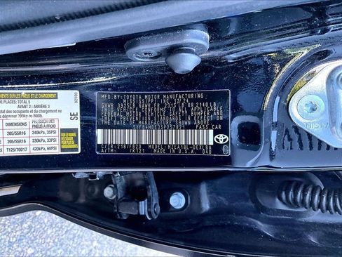 Used 2025 Toyota Corolla LE FWD image 9