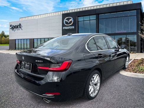 Used 2025 BMW 330i Sedan image 3