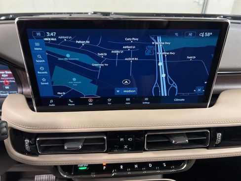 Certified 2023 Lincoln Nautilus Reserve image 11