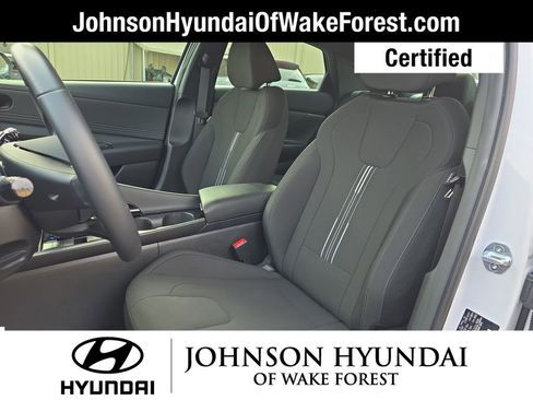 Certified 2025 Hyundai Elantra SEL image 22