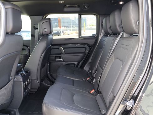 New 2026 Land Rover Defender 130 X-Dynamic SE AWD/4WD image 18
