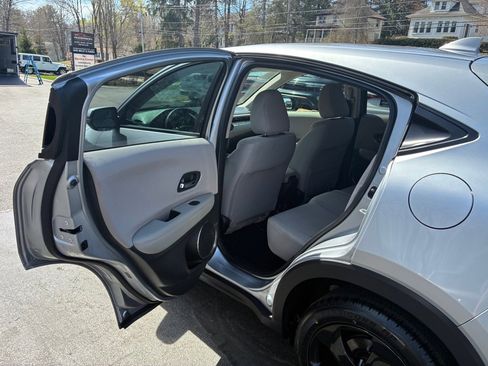 Used 2018 Honda HR-V EX image 13