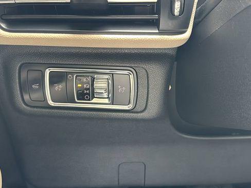 Used 2025 Lincoln Corsair Reserve FWD image 18