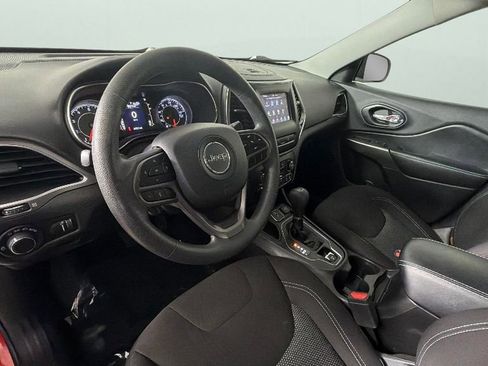 Used 2021 Jeep Cherokee Latitude FWD image 18