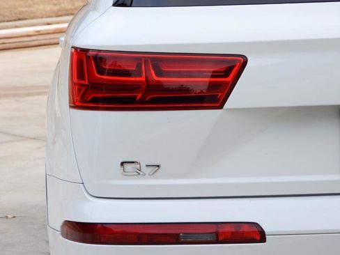 Used 2017 Audi Q7 3.0T Prestige image 19