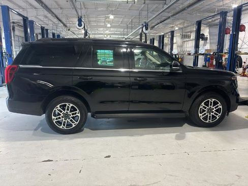 Certified 2025 Ford Expedition Active AWD/4WD image 4