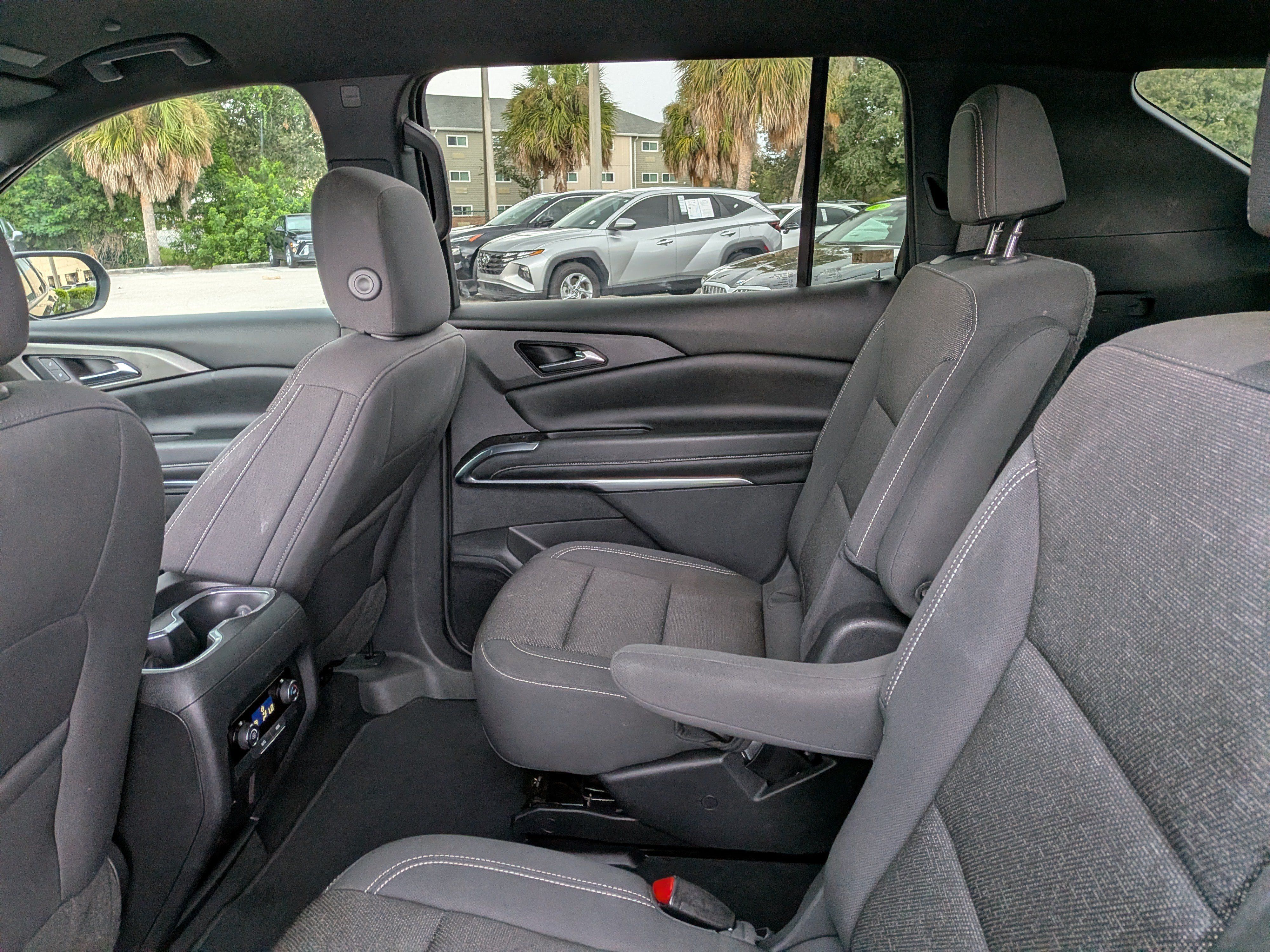Used 2024 Chevrolet Traverse LT FWD image 15