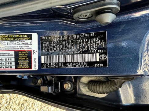 Used 2015 Toyota Camry XLE w/ Moonroof Package FWD image 35
