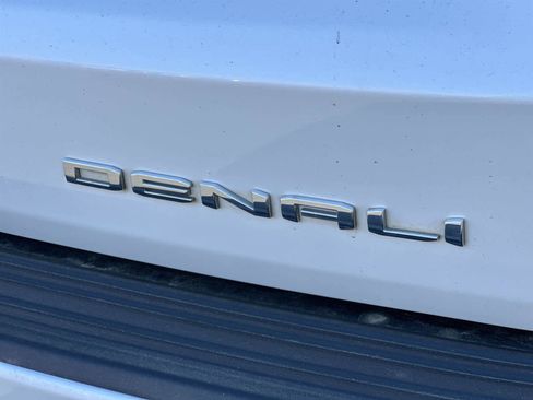 Used 2022 GMC Yukon Denali image 7