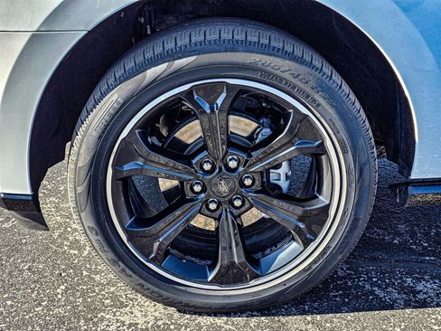 Used 2023 Ford Expedition Limited image 7