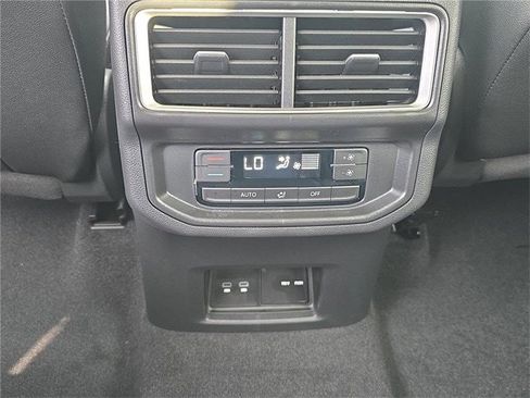 New 2026 Volkswagen Atlas SE image 13