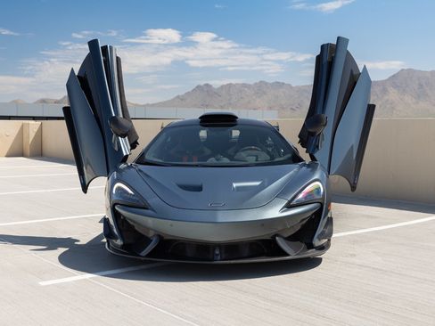 Used 2020 McLaren 620R RWD image 31