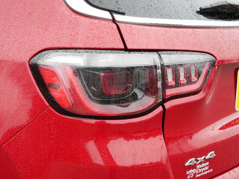 Certified 2024 Jeep Compass Latitude image 17