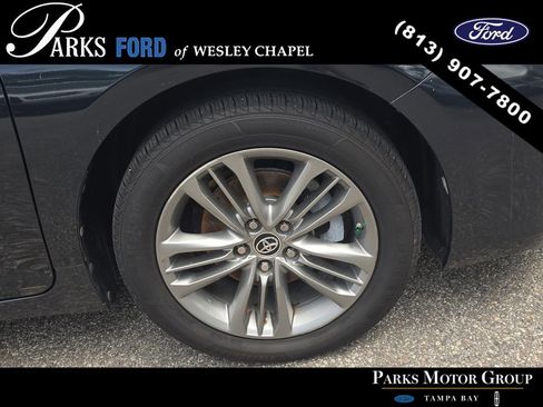 Used 2015 Toyota Camry SE FWD image 29