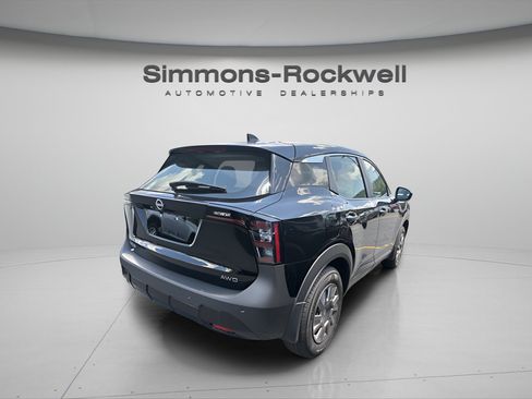 Used 2025 Nissan Kicks S AWD/4WD image 5