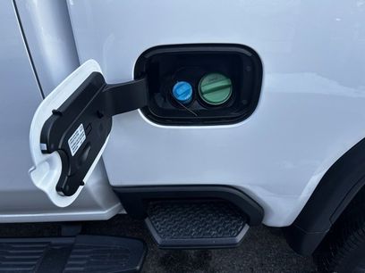 New 2024 GMC Sierra 2500 Pro