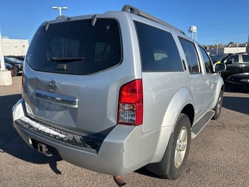 Used 2011 Nissan Pathfinder SV image 6