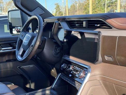 Used 2024 GMC Sierra 2500 Denali w/ Denali Reserve Package image 30