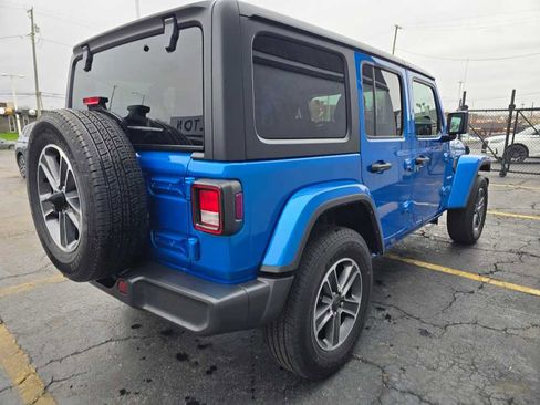 Used 2023 Jeep Wrangler Sahara image 5