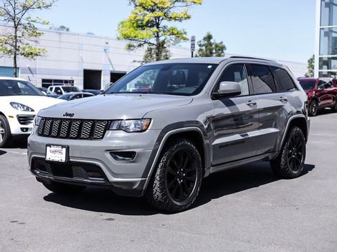 Used 2019 Jeep Grand Cherokee Altitude AWD/4WD image 6