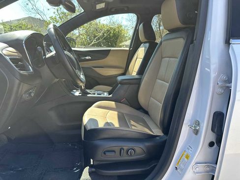 Used 2023 Chevrolet Equinox Premier AWD/4WD image 2