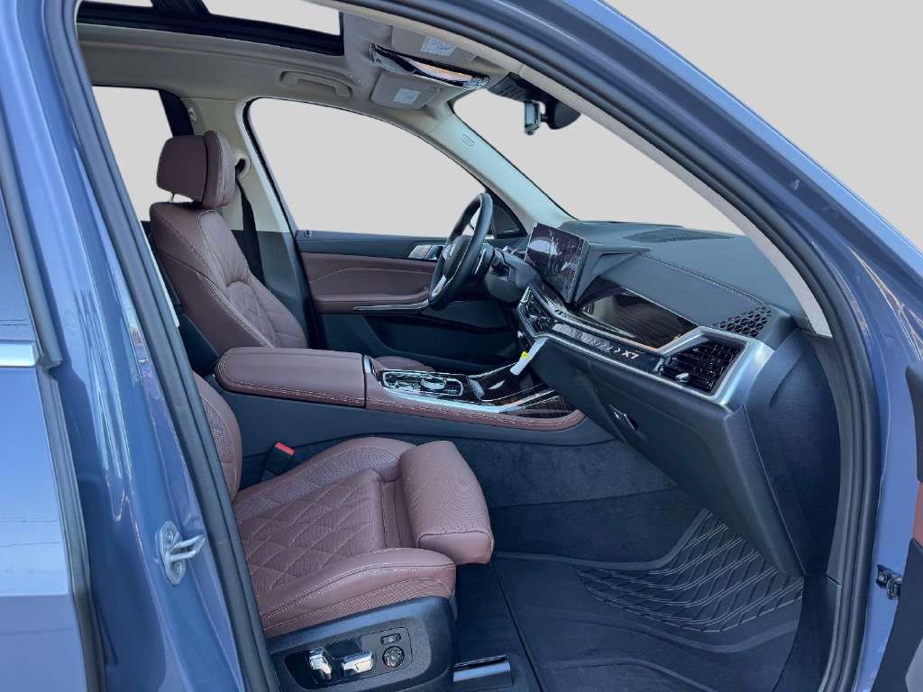 Certified 2026 BMW X7 xDrive40i w/ Executive Package AWD/4WD image 11
