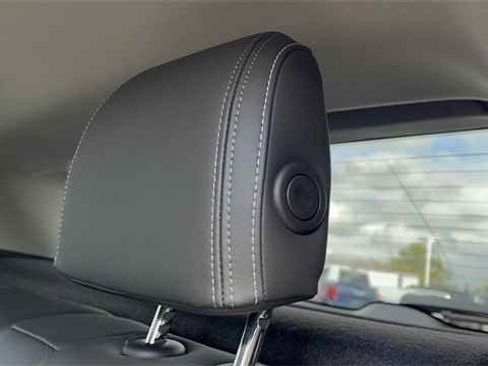 Used 2024 Buick Encore GX Avenir w/ Avenir Convenience Package image 12