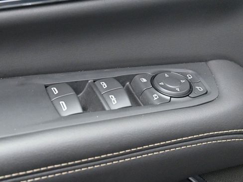 Used 2025 GMC Yukon Elevation image 15