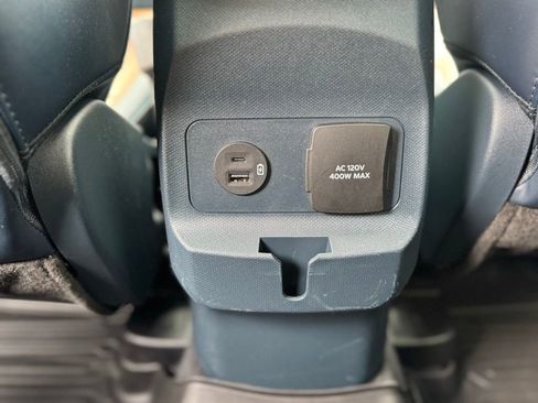 Used 2022 Ford Maverick Lariat image 12