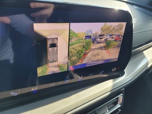 New 2026 Chevrolet Traverse LT w/ Driver Confidence Package image 39