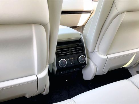 New 2026 Land Rover Range Rover SE AWD/4WD image 16