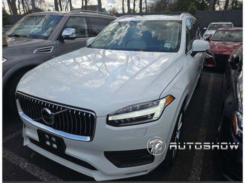 Used 2022 Volvo XC90 T6 Momentum w/ Advanced Package image 1