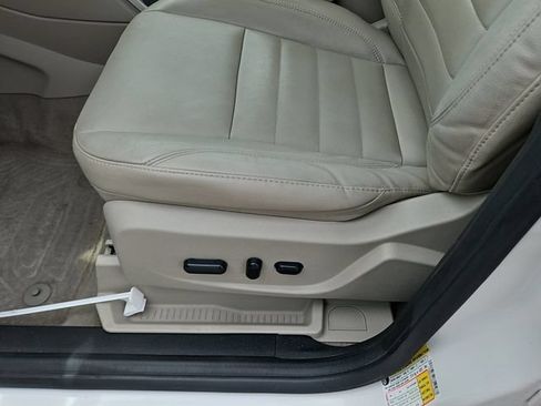 Used 2014 Ford C-MAX Energi SEL w/ Equipment Group 302A FWD image 26